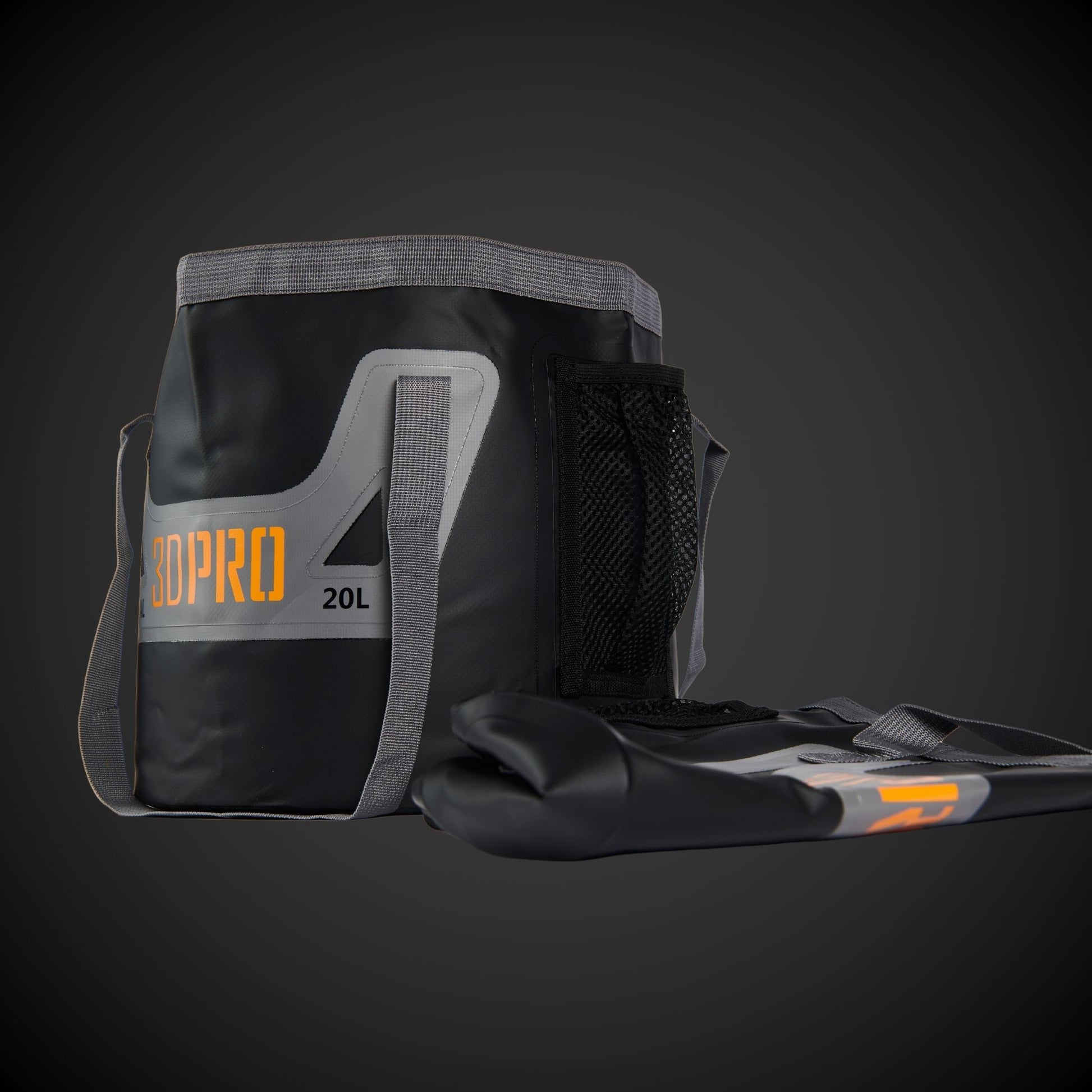2 folding buckets